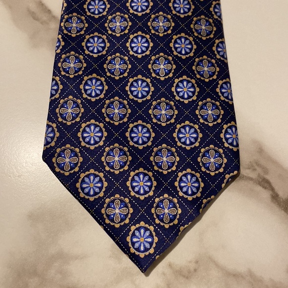 Tasso Elba Blue and Gold 100% Silk Neck Tie - Picture 2 of 5